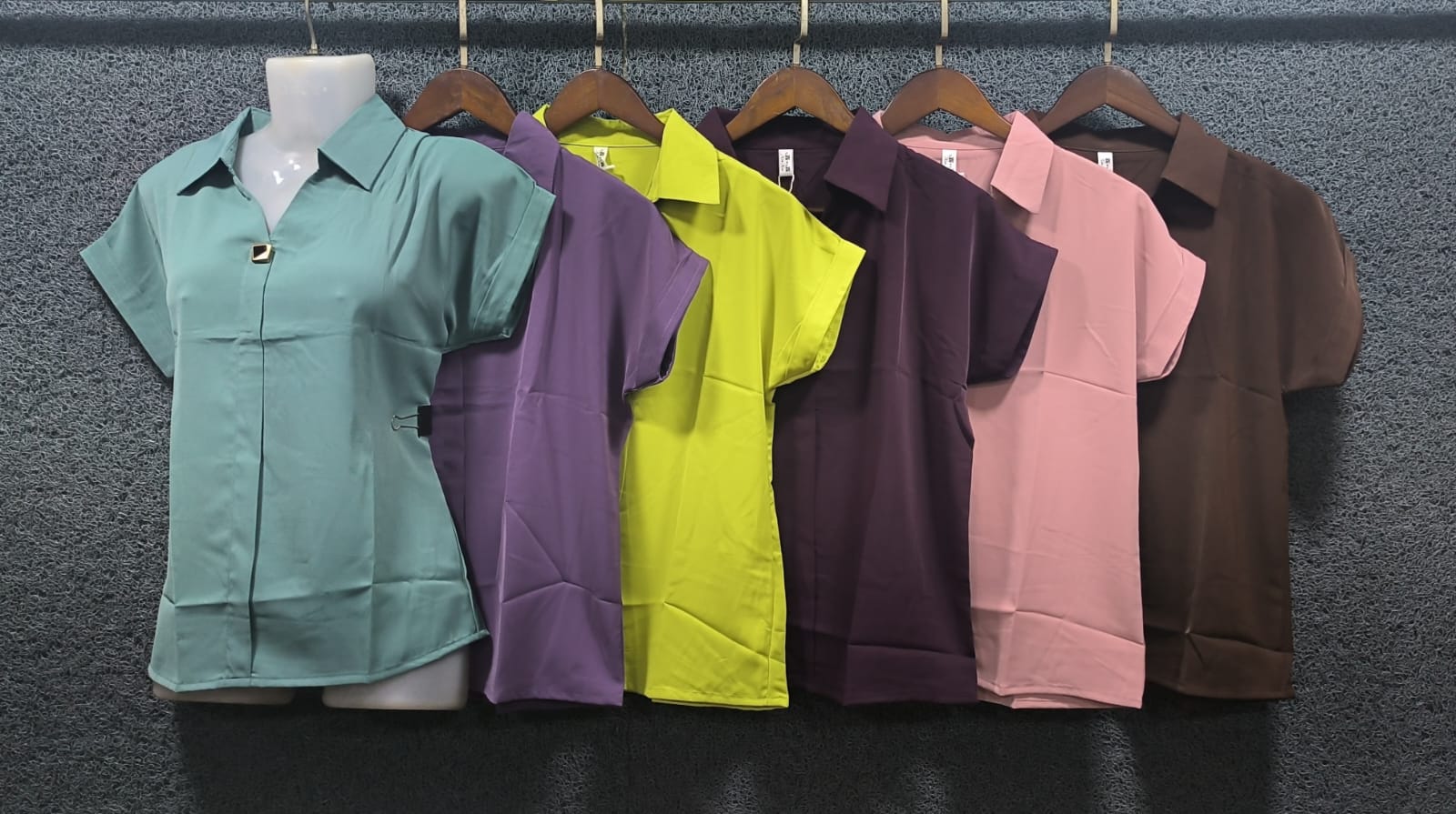 Women’s Stylish Short-Sleeve Collared Shirts