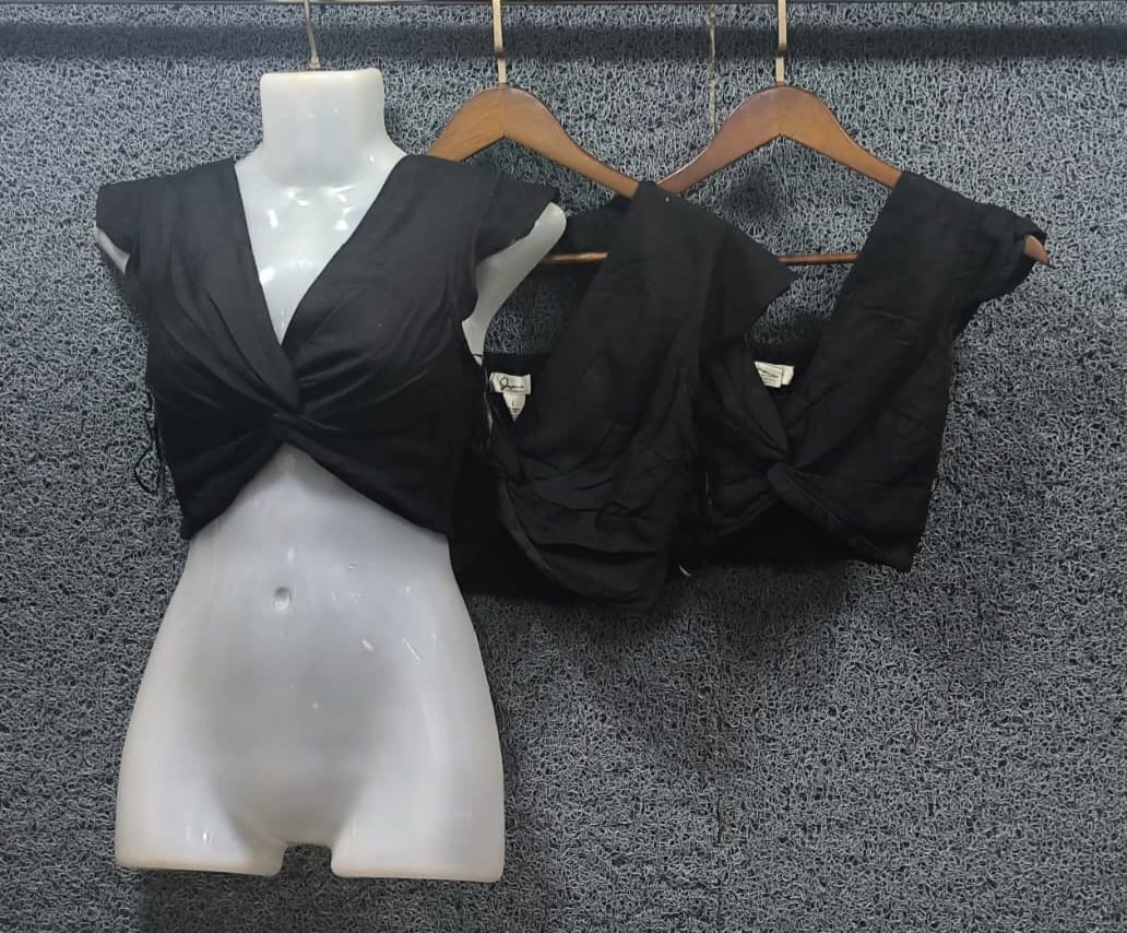 Chic Black Knotted Crop Top