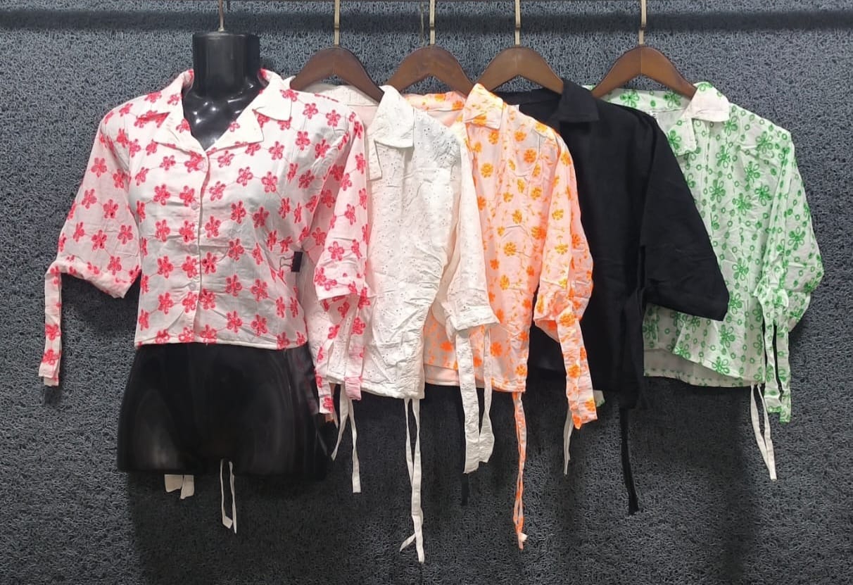 Charming Floral Print Cropped Tie-Front Shirts